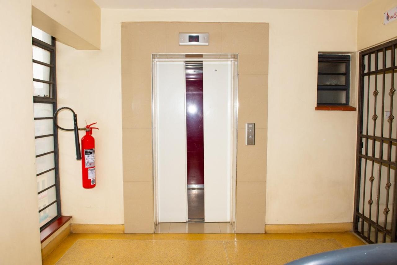 Mercy-Phillips Apartments Located At Eagle Tower Building Nairobi City Centre Экстерьер фото